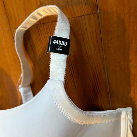 Torrid Bra 40DDD - Picture 2 of 3